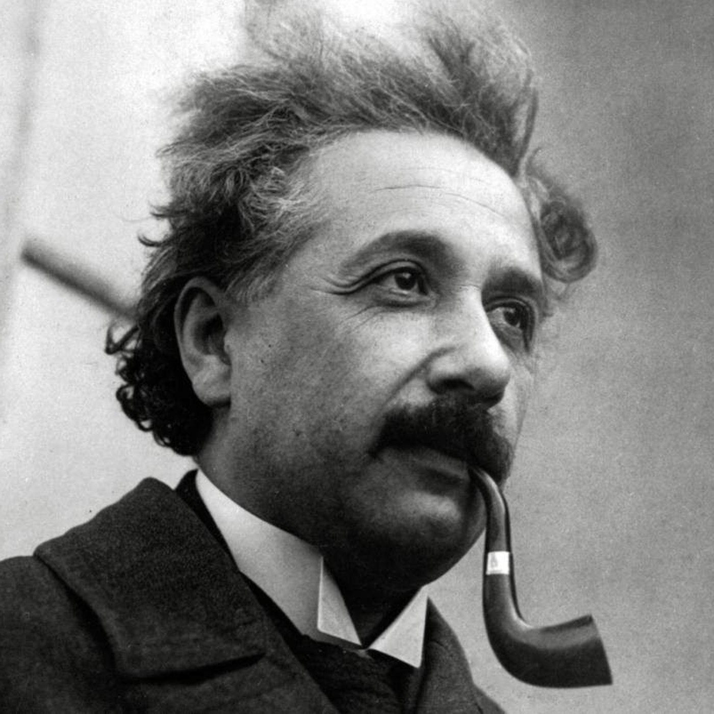 Einstein Participo En La Bomba Atomica