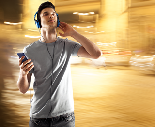 Escucha mientras paseas