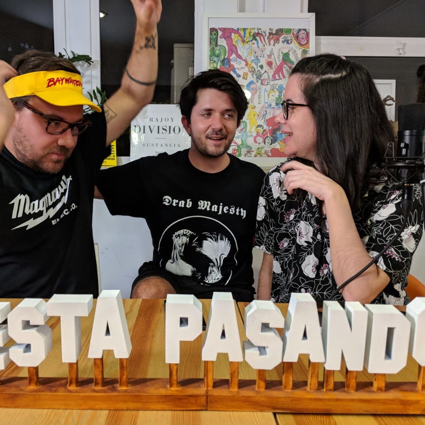 ESTÁ PASANDO RADIOSHOW.