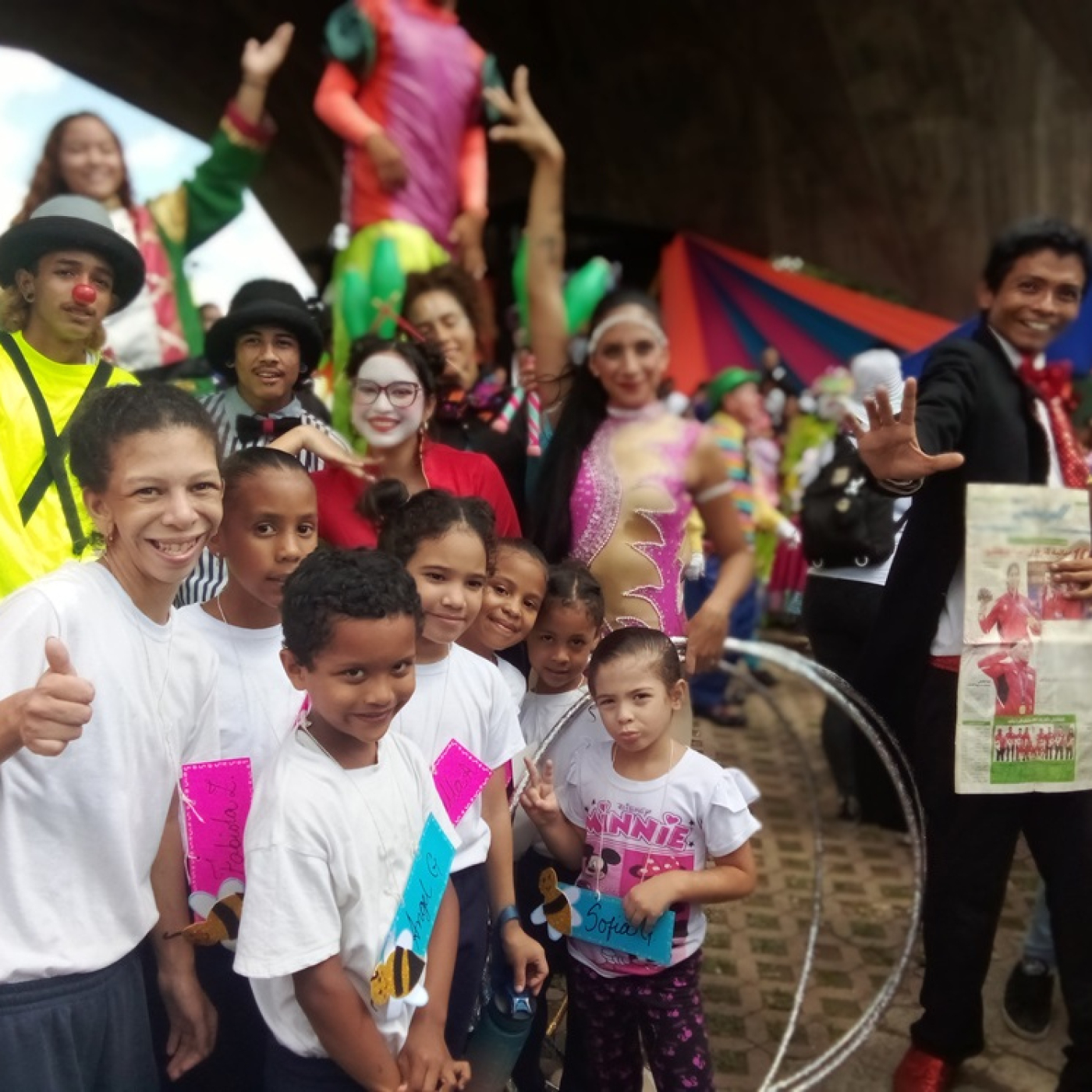 Gran fiesta por los quince años de Las Colmenitas Bolivarianas