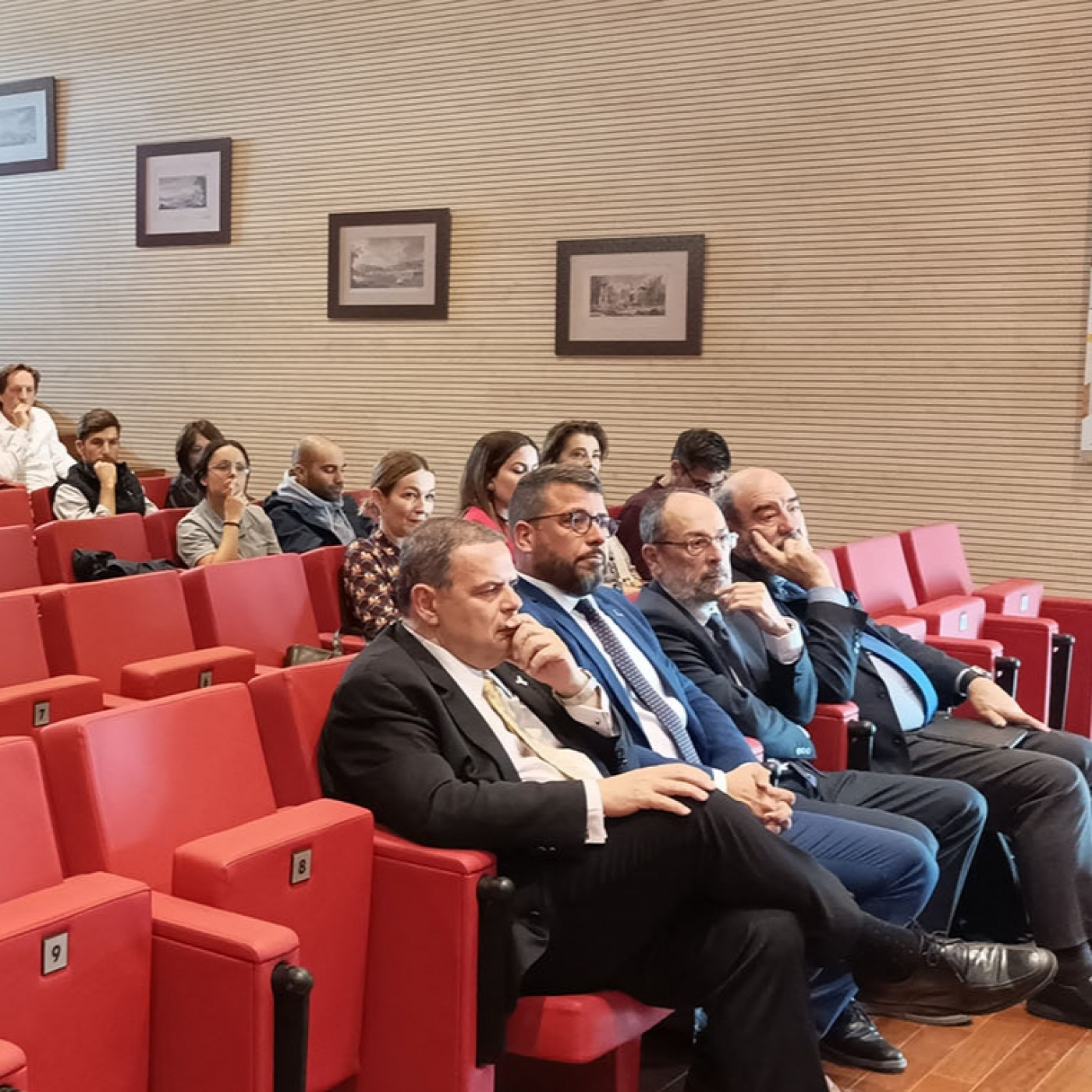 Información