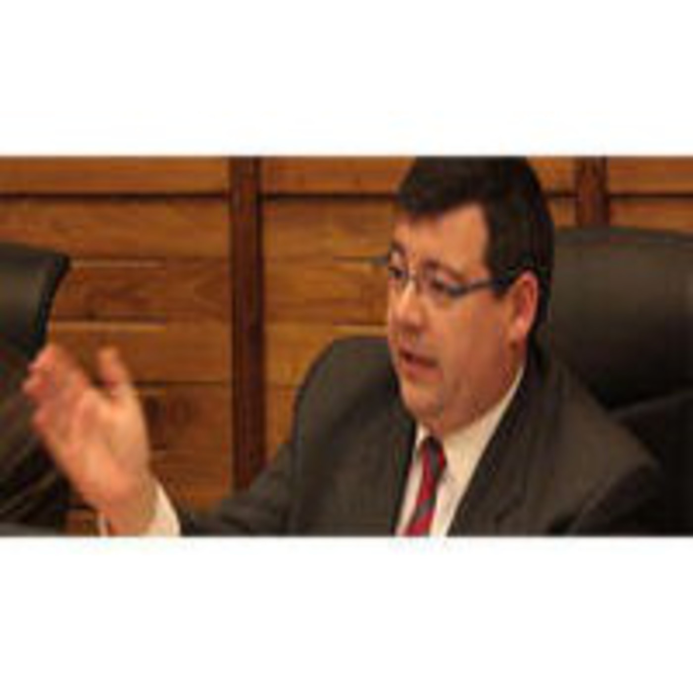 Santiago M. Argüelles emplaza a Moriyón a definir sus prioridades presupuestarias