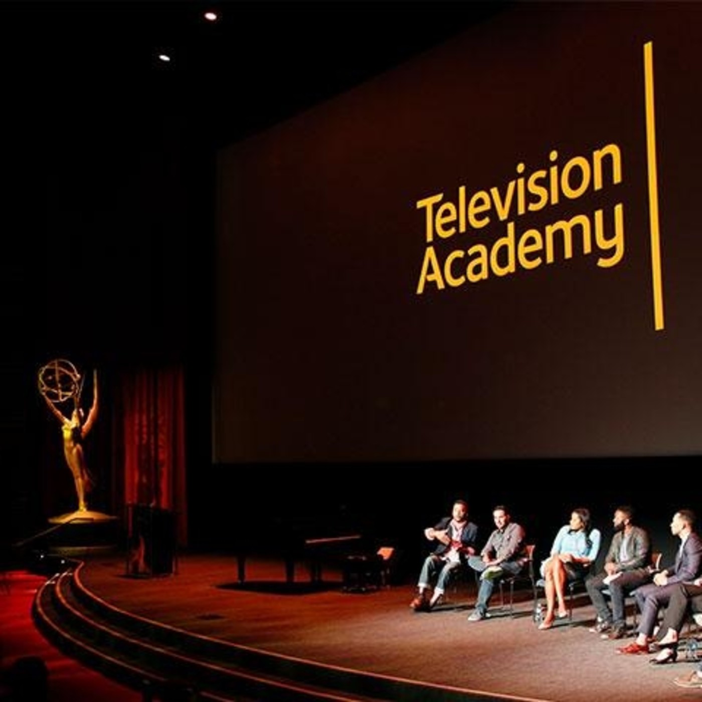 Los emmys en las redes sociales episode artwork