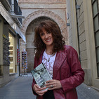 Entrevista a Victoria E. Muñoz, autora de 'Huyendo a Granada' (Ed. Esdrújula)