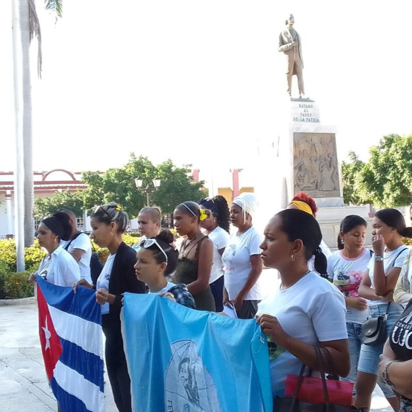 Honran mujeres bayamesas a Vilma y denuncian consecuencias del bloqueo norteamericano para Cuba