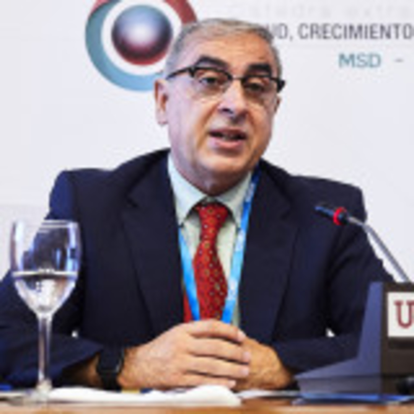 José Martínez Olmos, exsecretario general de Sanidad: "La vacuna contra el coronavirus aún va a tardar" episode artwork