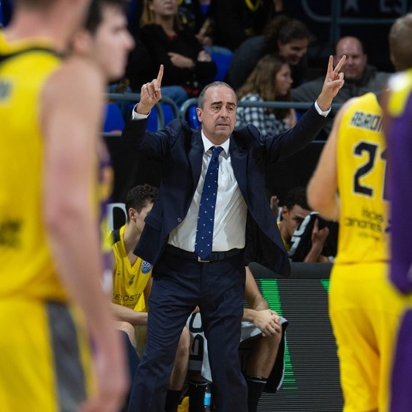 Txus Vidorreta - Canarias vs Holon - J5 BCL 2018/19 episode artwork