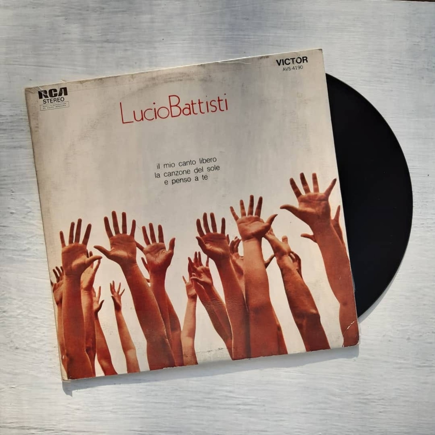 Los discos se escuchan enteros