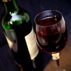 ISLA MUJER: El vino siempre en copa