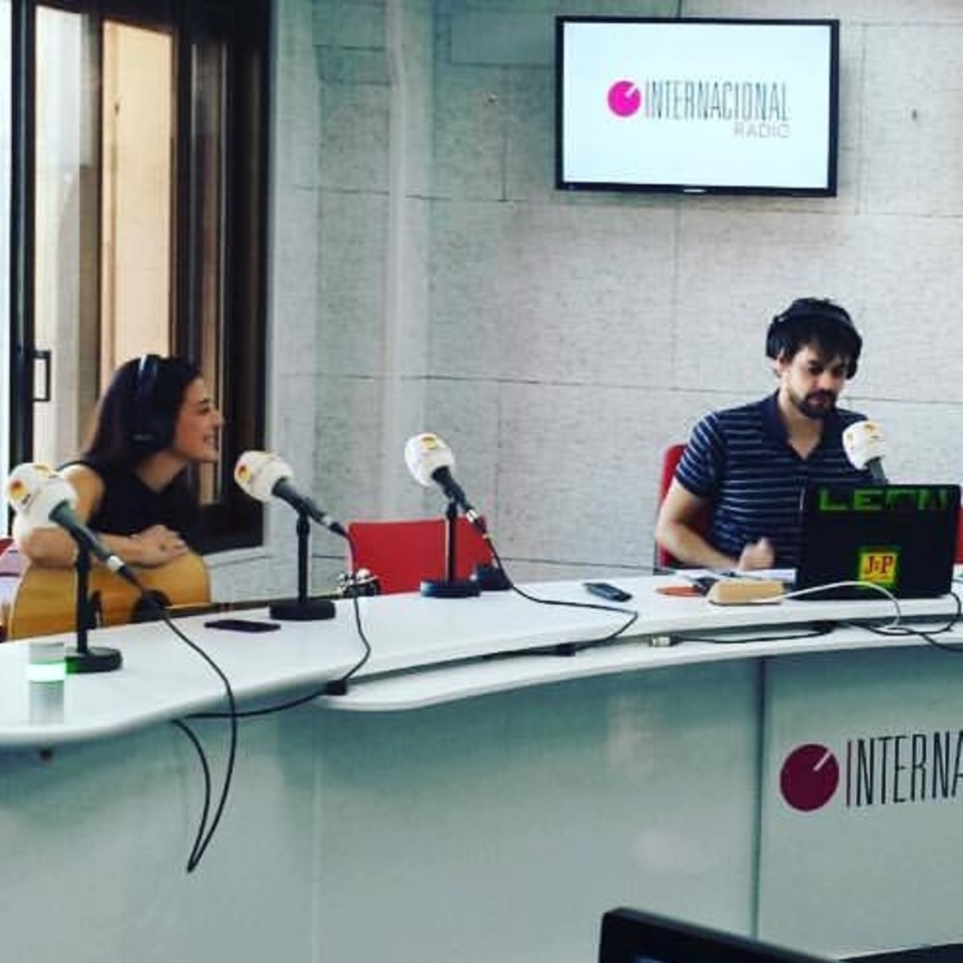DAVINIA PASTOR presenta 'Casualidades firmes' en Radio Internacional episode artwork