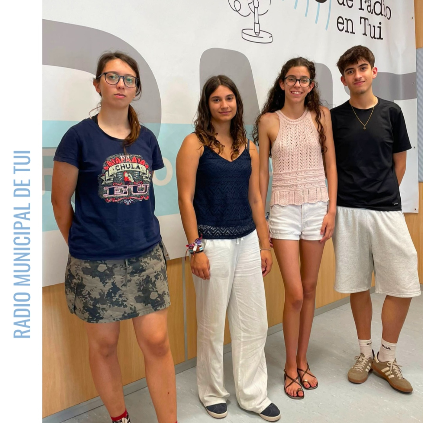 Ent. Sabela e Coral, do IES Indalecio Pérez Tizón; e Iria e Adrián, do IES San Paio | Radios escolares episode artwork