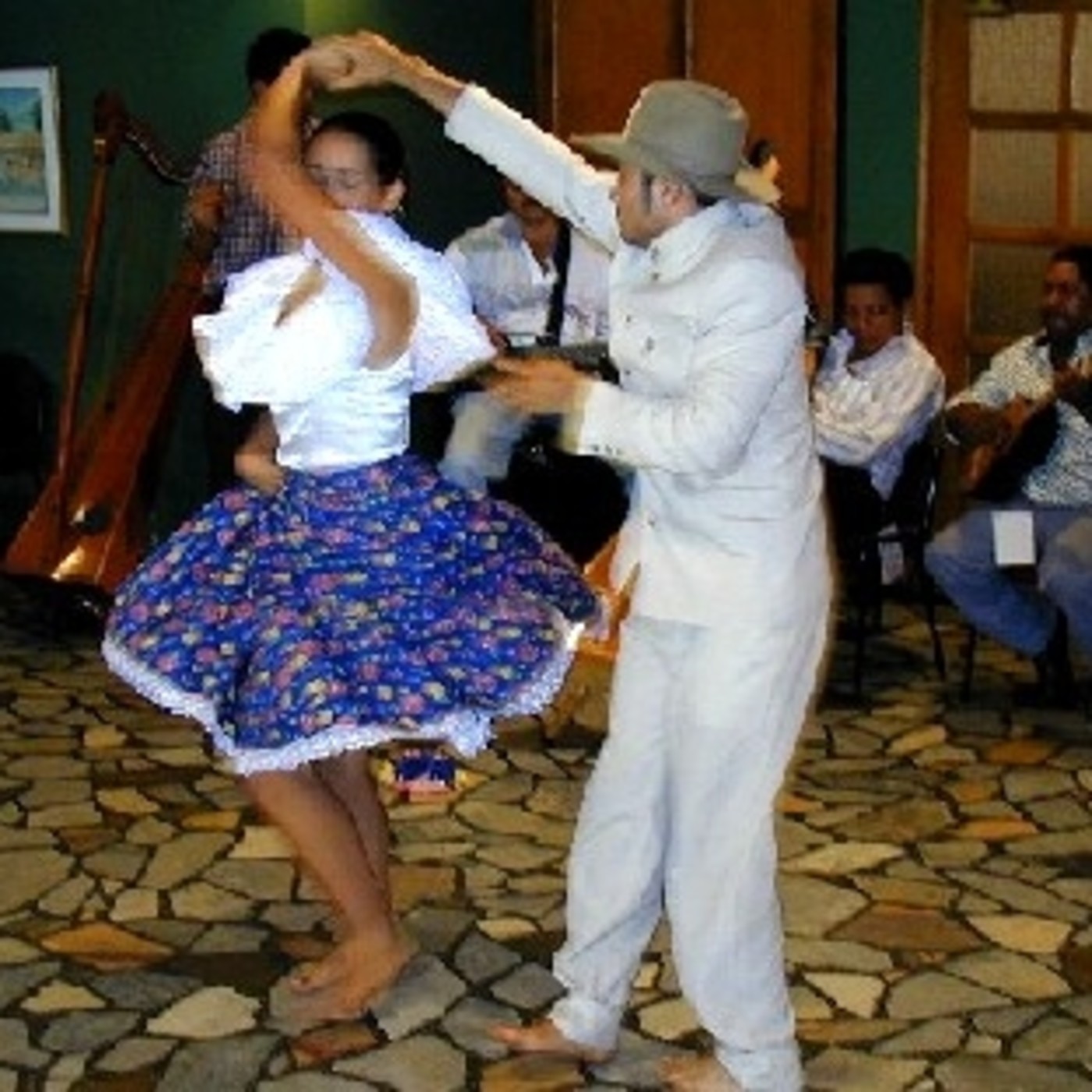 PÁSELA EN PAZ