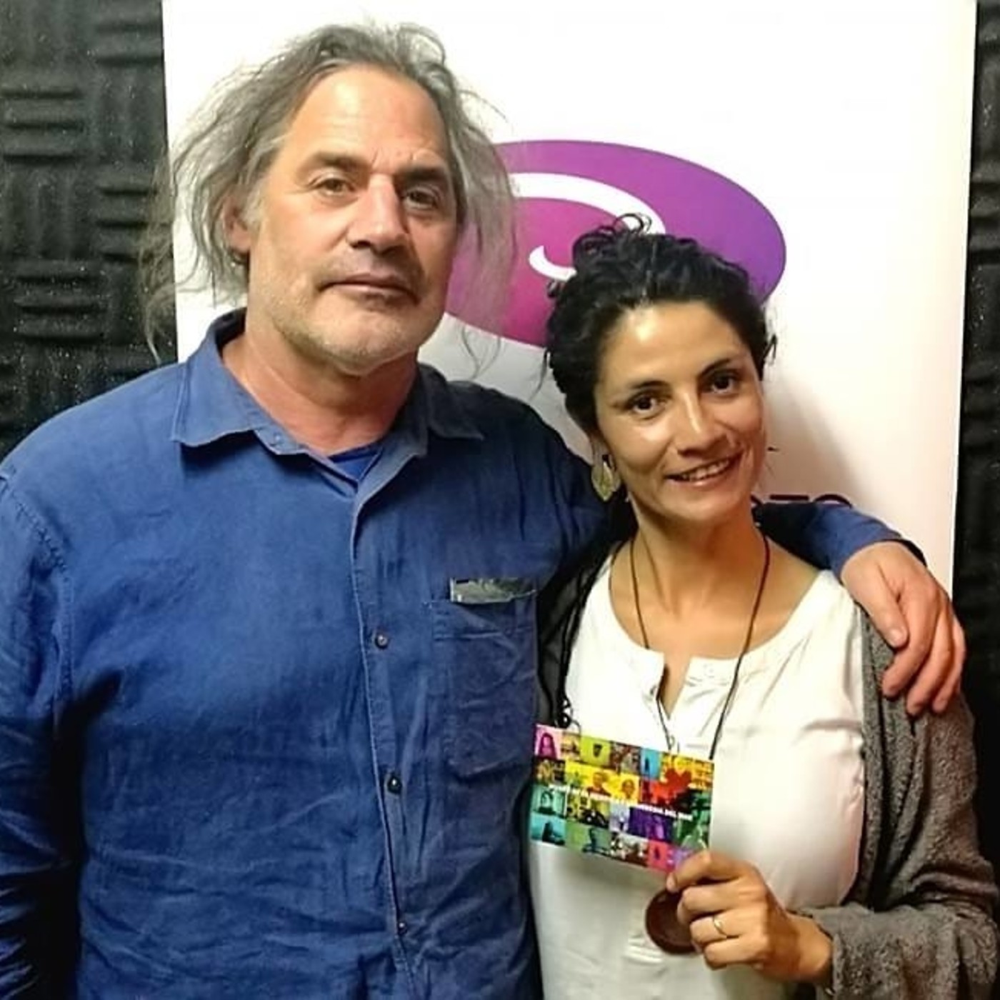 te invito a escuchar aquí!