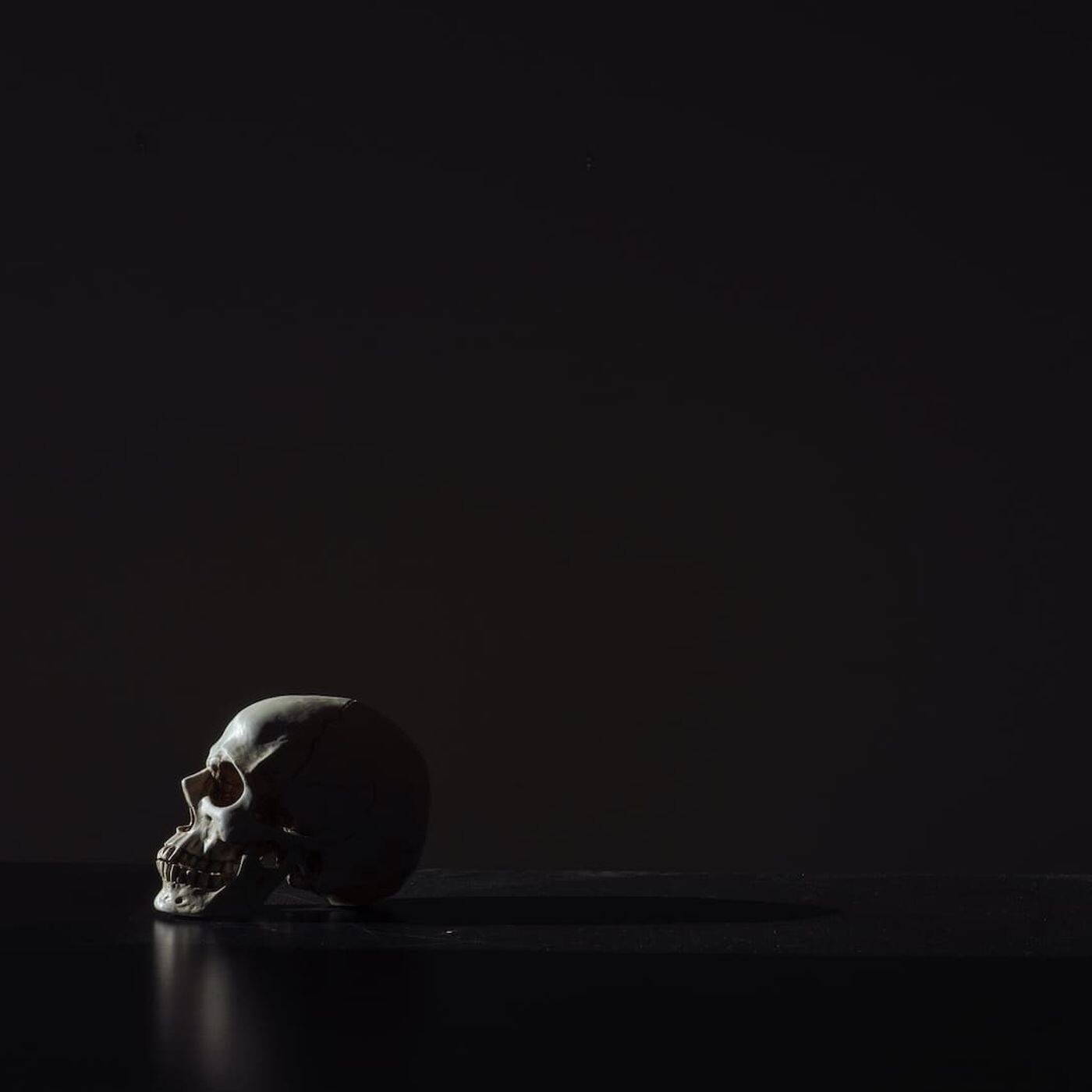 Un pueblo de luz arderá en la sombra Un pueblo de luz arderá en la sombra