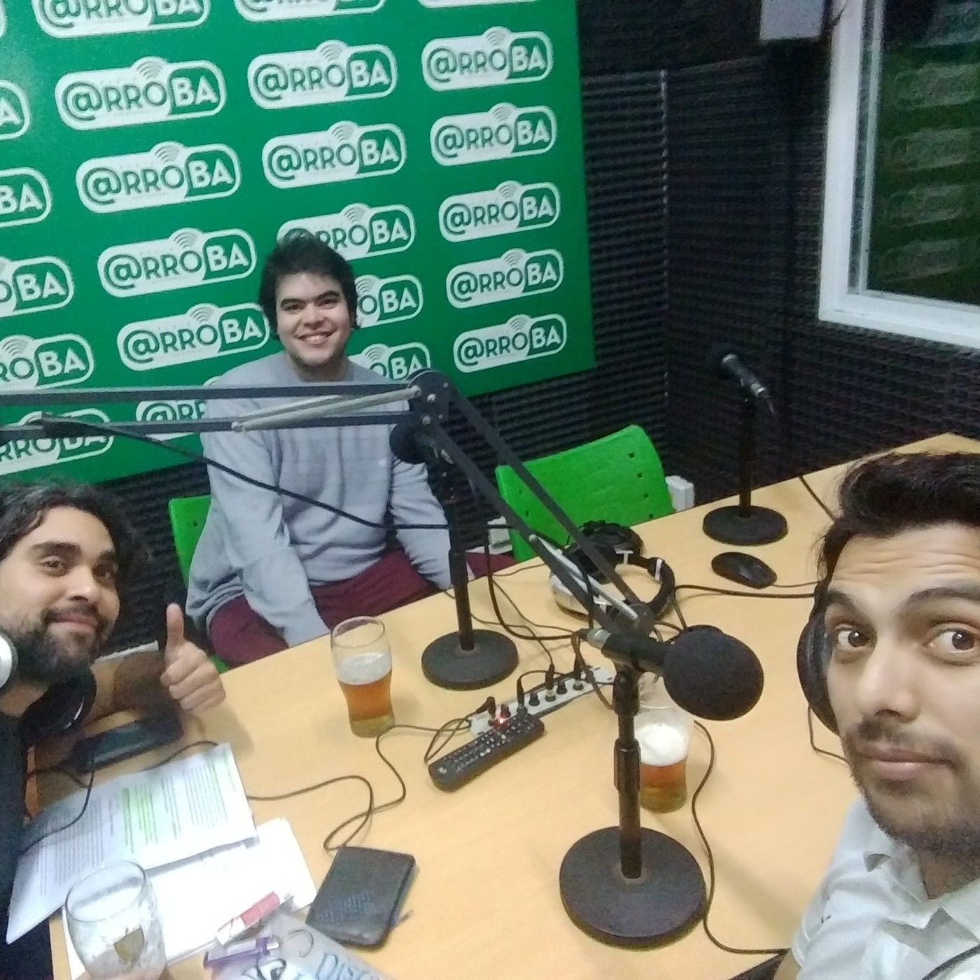 Descontracturados: Secciones y Entrevistas