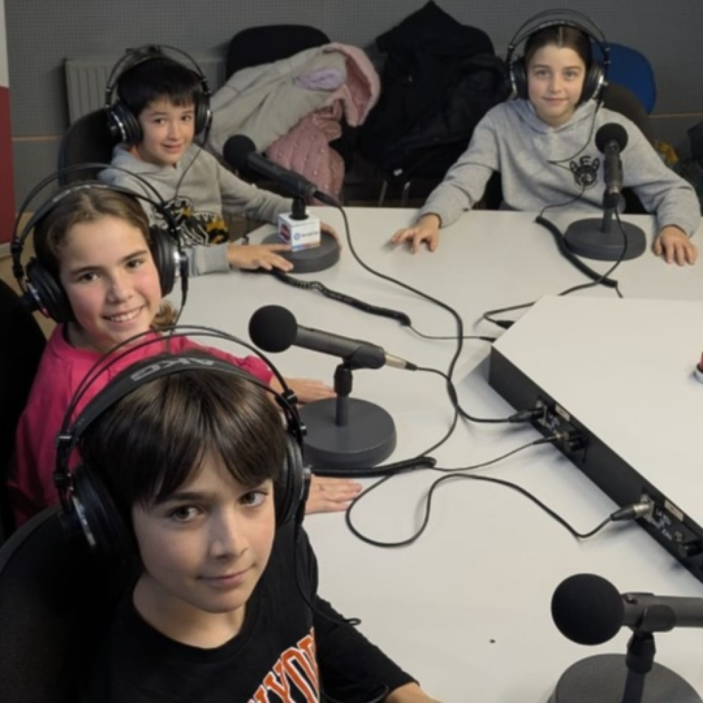Castanyeres temàtiques i balls a la castanyada d'infantil i primària episode artwork