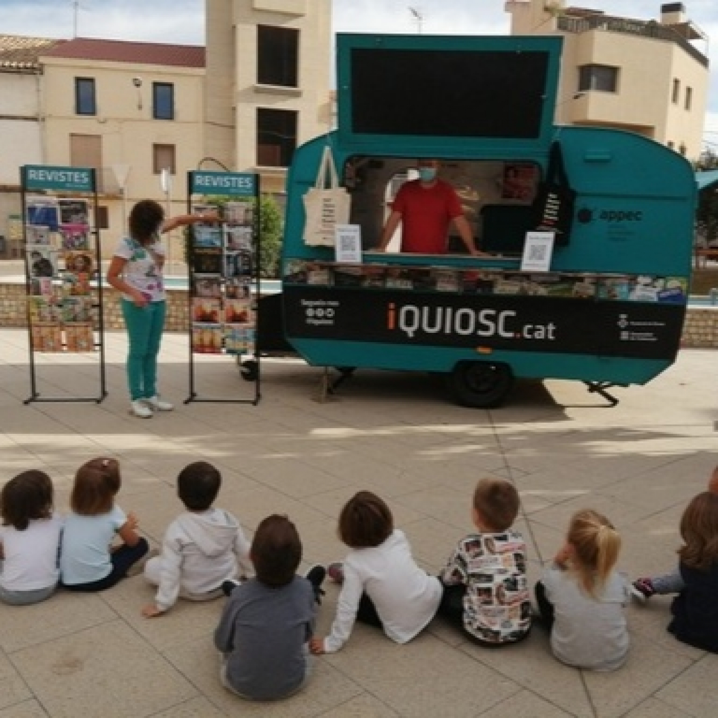 Una caravana itinerant per conèixer les revistes en català, fa parada al Ripollès episode artwork