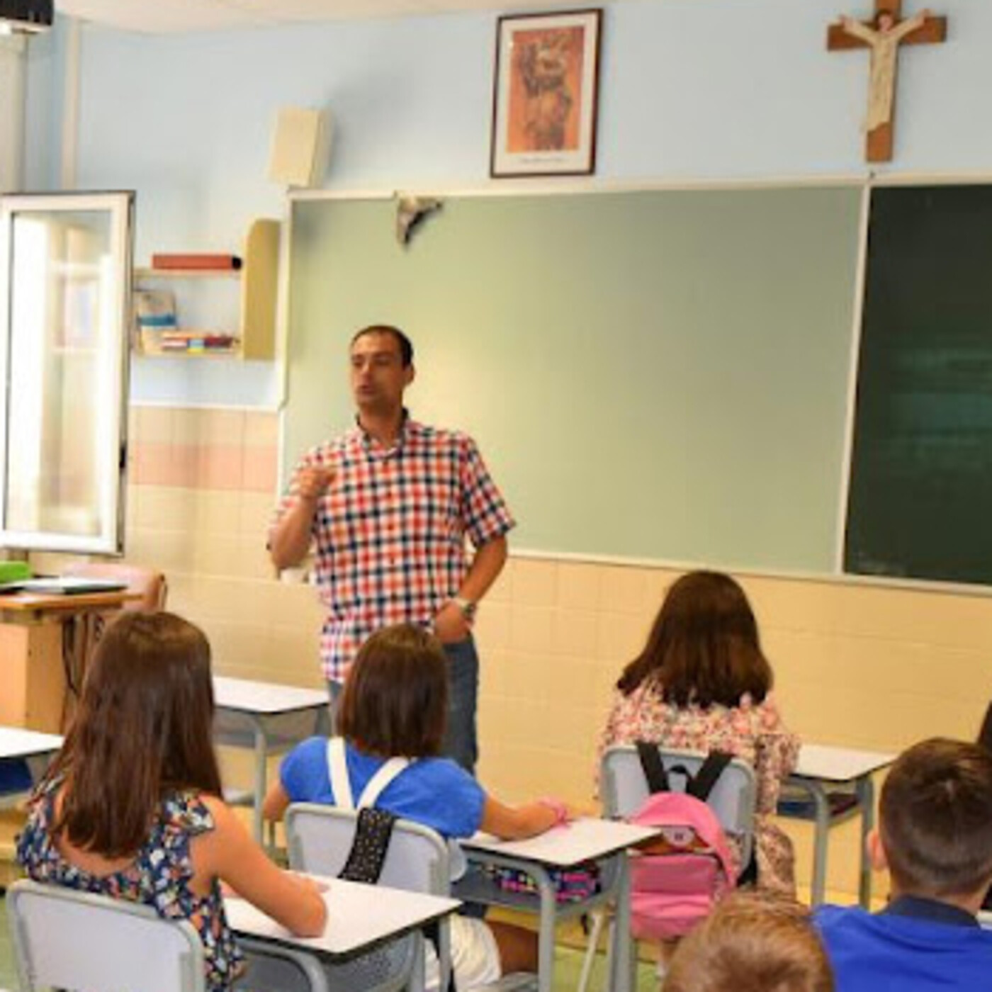 Simón Fernández: "Ás veces os profesores somos a única referencia que van ter os nenos sobre a relixión" episode artwork