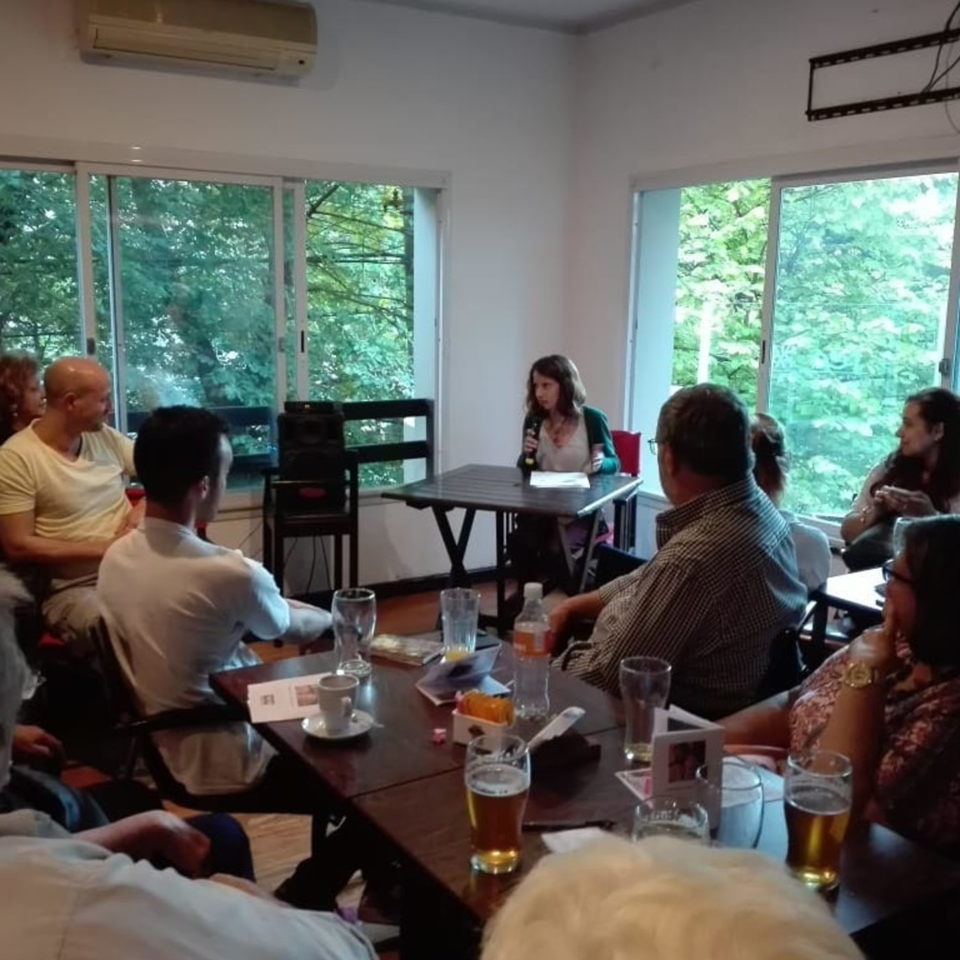 Tardes con poetas ciclo mensual de Carlos Morteo