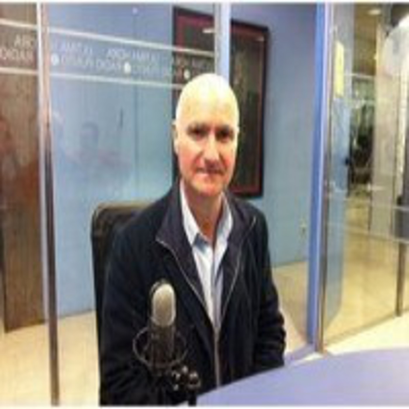 CONSECUENCIAS DE LA MIOPÍA EN LA RETINA / Entrevista Dr. Ernesto Basauri (IBO)