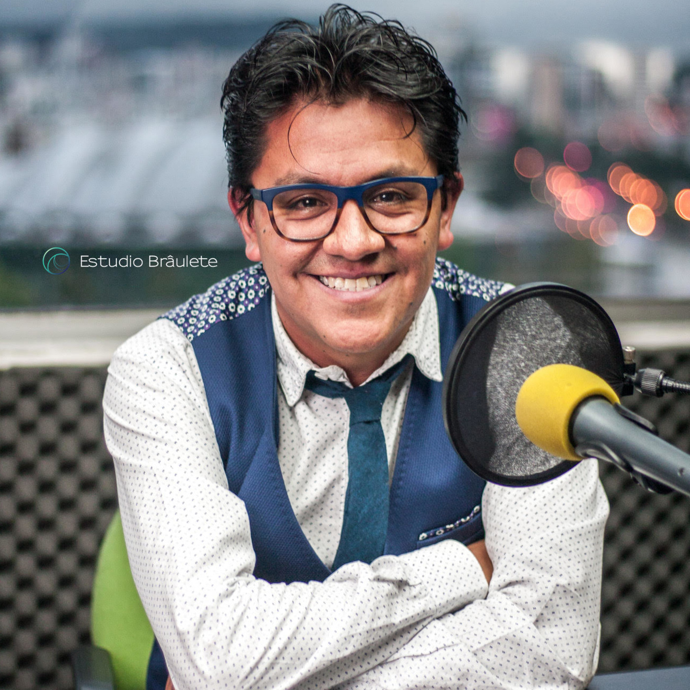 Pablo Dávalos - De frente y de perfil con Santiago Aguilar Morán episode artwork