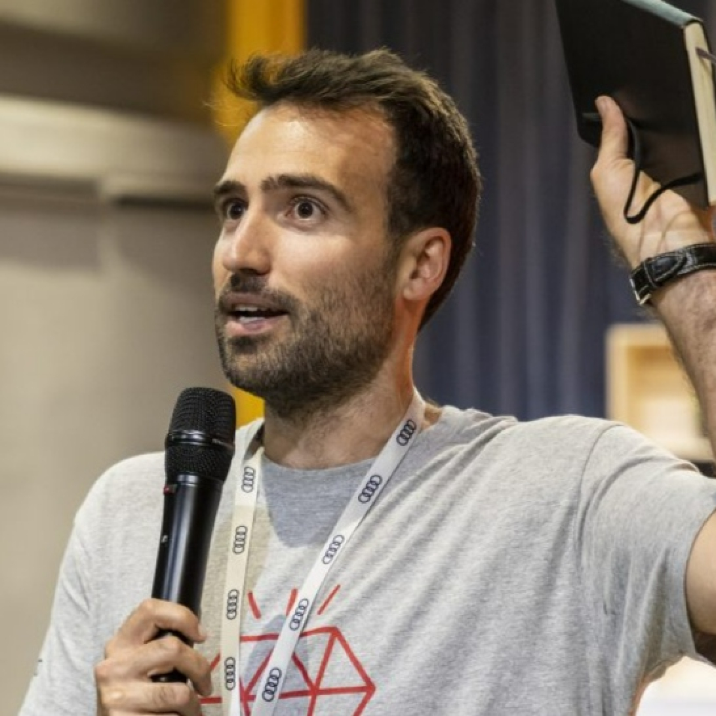 Entrevista a Borja Nicolau, comunicador episode artwork
