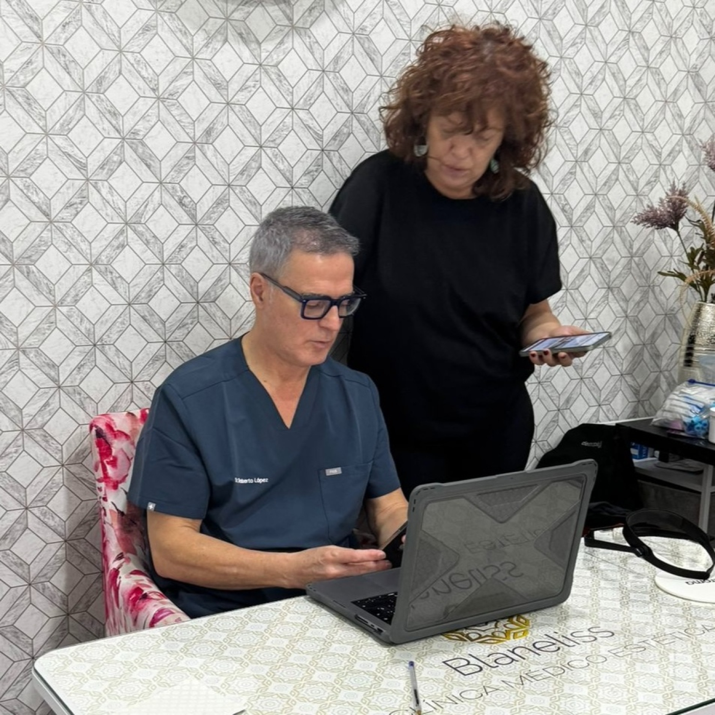 Entrevista a Roberto López, médico estético de Blaneliss Estética Avanzada (26-01-2026) episode artwork
