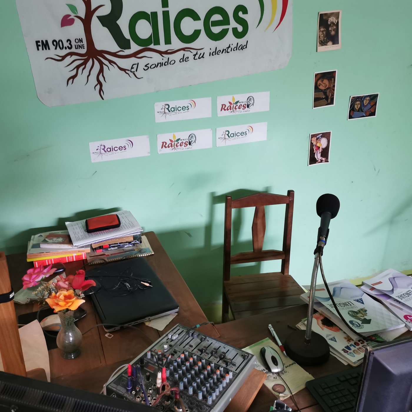 COMUNICACIÓN EN CASA POR RADIO RAÍCES