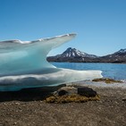 40.2 El agua de la tierra podría ser de procedencia extraterreste, EEUU apoya las investigación del fenómeno Ovni.