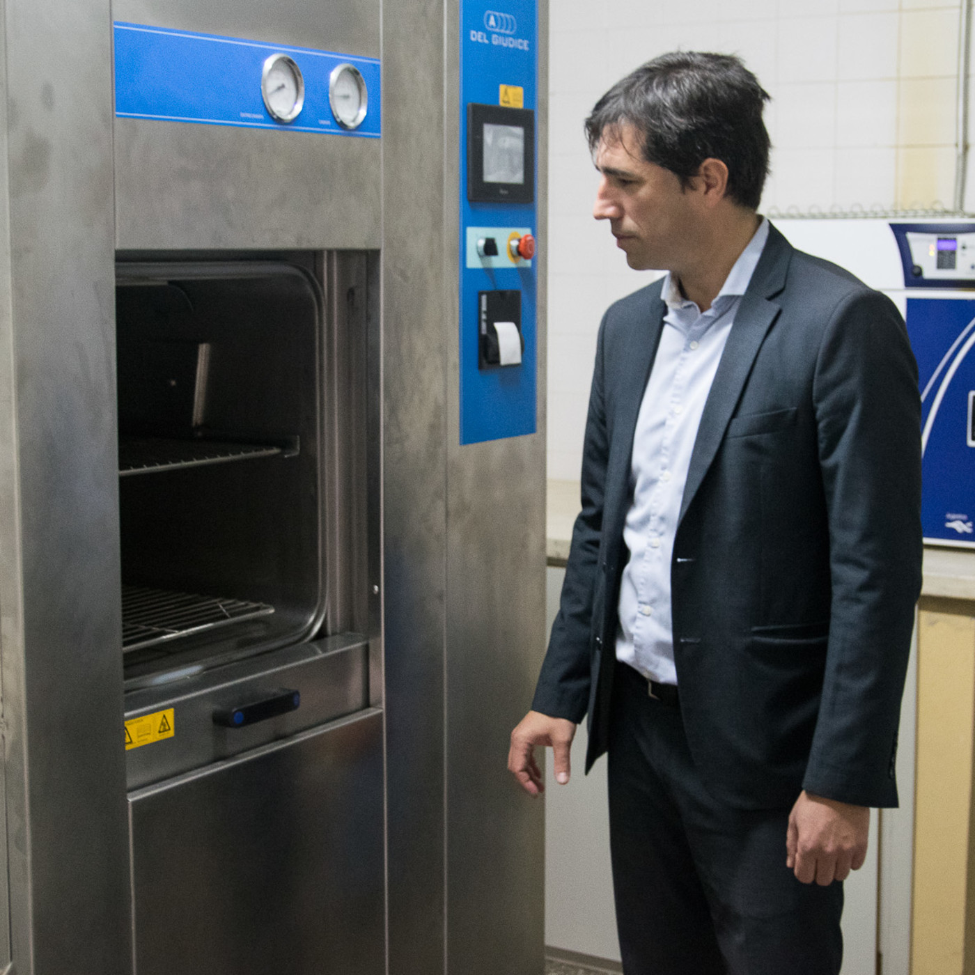 Gobierno presenta Autoclave de esterilización