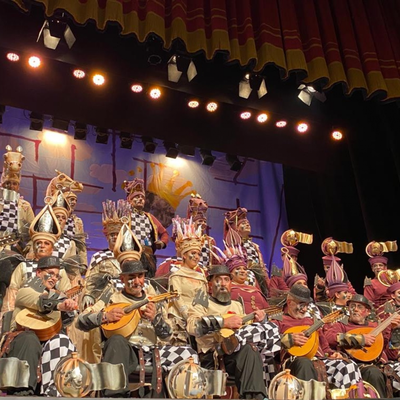 CARNAVAL A BOMBO Y PLATILLO