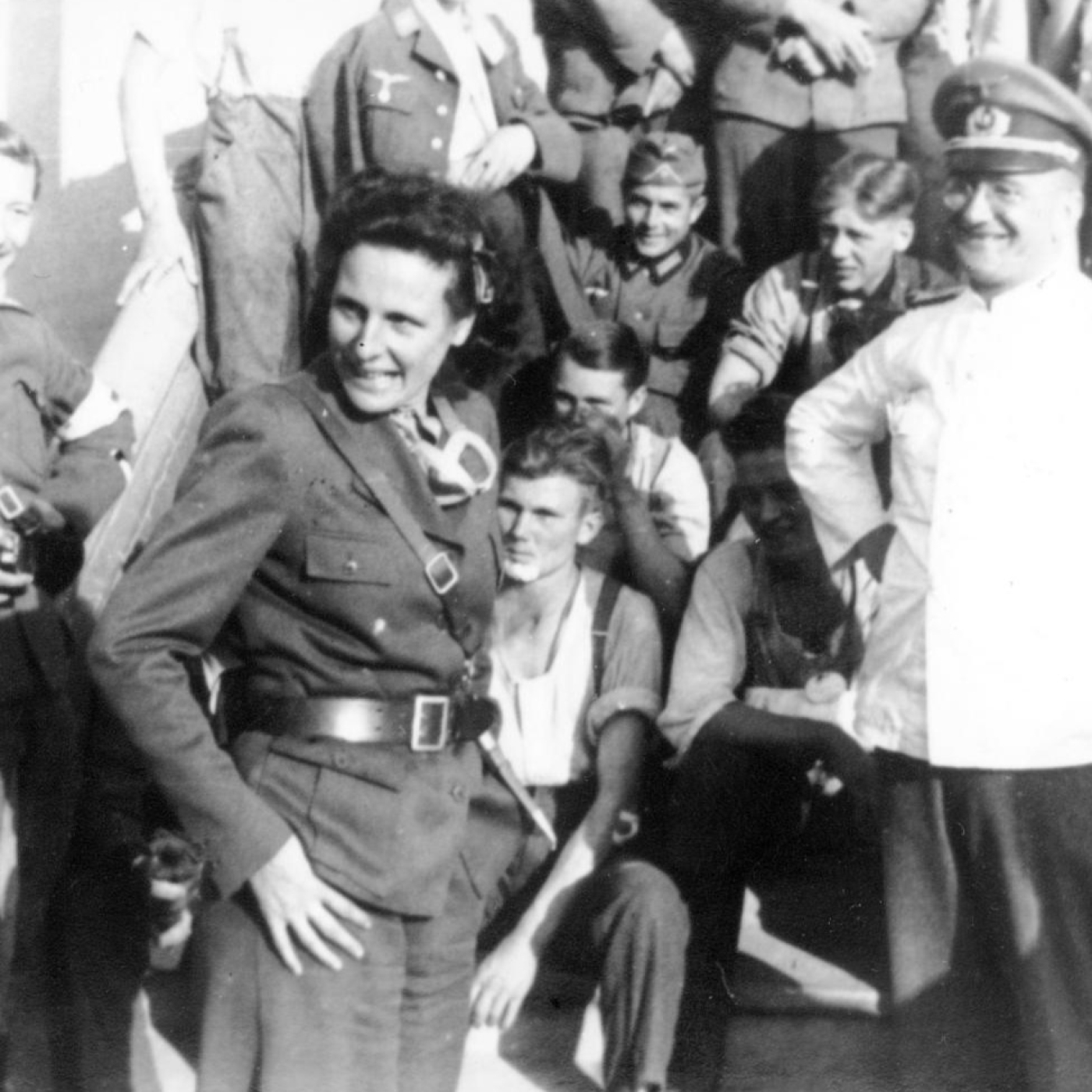 Las Mujeres en el Proyecto Nazi: 1- La Mujer Matriz #historia #TercerReich #documental #podcast - podcast episode cover