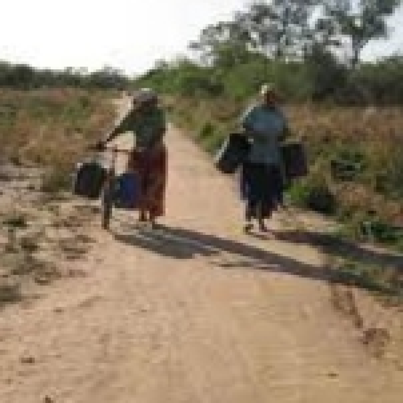 DEVUELVAN NUESTRA TIERRA