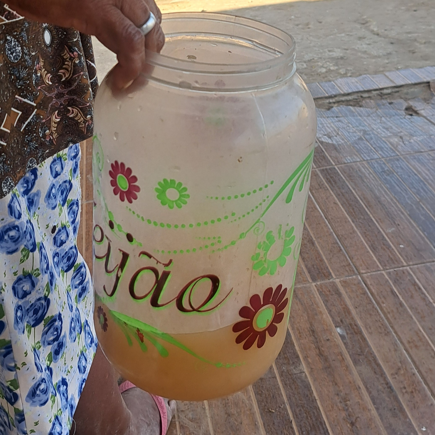 DEVUELVAN NUESTRA TIERRA