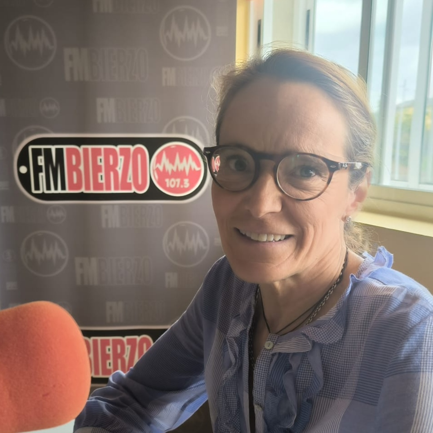 Nos visitó la portavoz de X Bembibre, Elsa García, para hacer un repaso de su gestión municipal en el consistorio