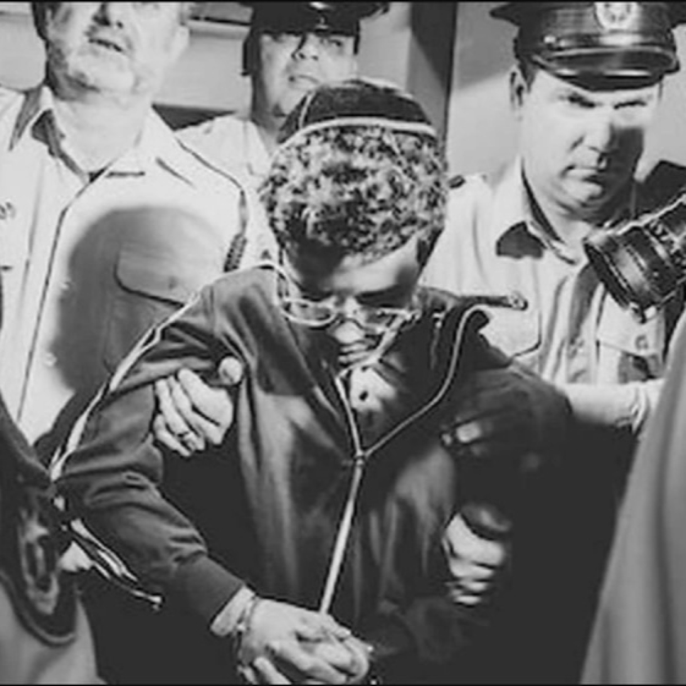 A Cohen - Massacre familiar