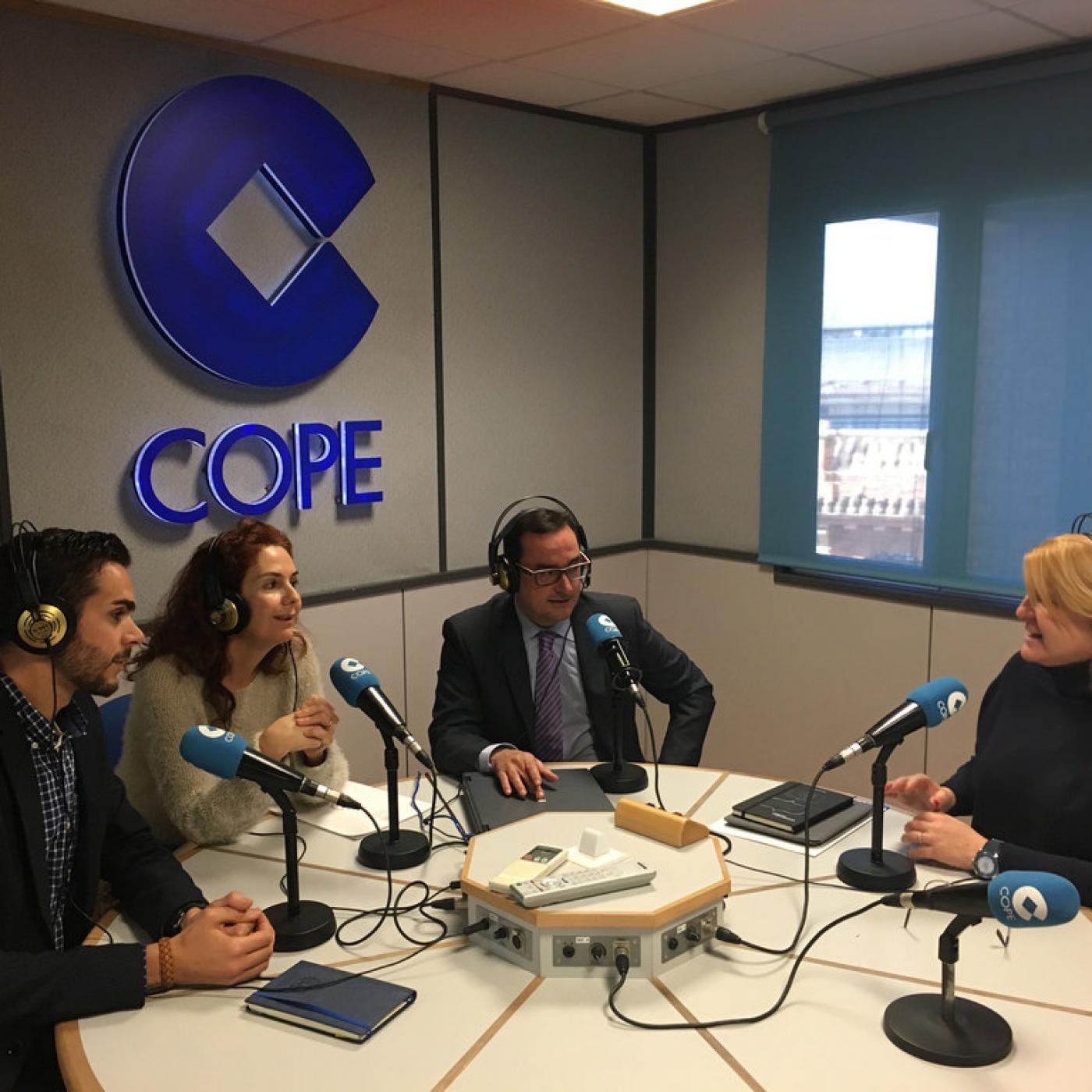 Thumbnail for 2015-12-16 - Hablando de Geomática y su Formación Universitaria en el 92.6FM de COPE Valencia