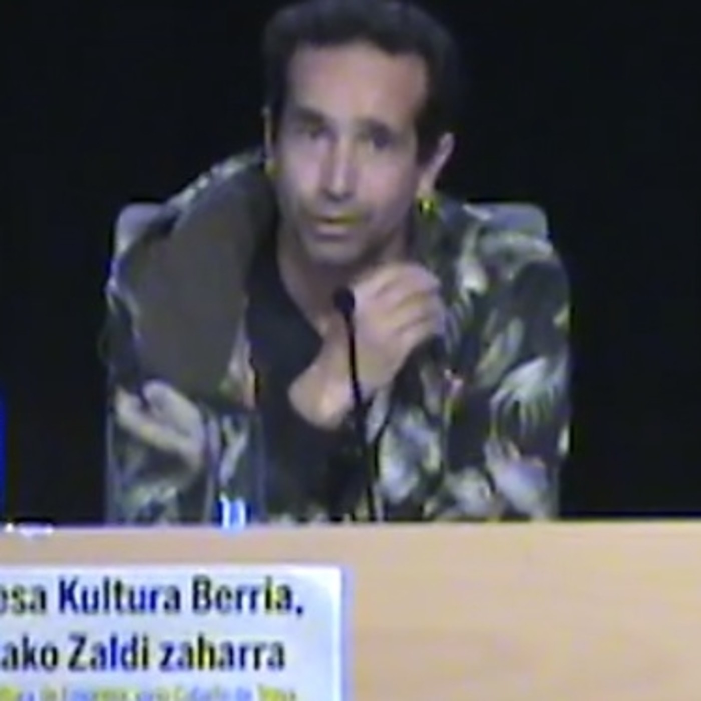 Hitzaldiak-Conferencias