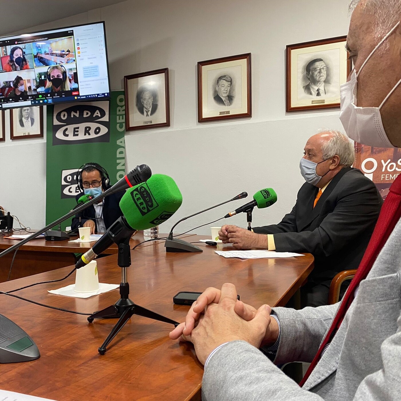 Femete, en la radio