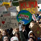 Lucas Barrero (#Fridays4FutureGirona) a sicom.cat: "Decep el desinterès dels europarlamentaris per la crisi climàtica"