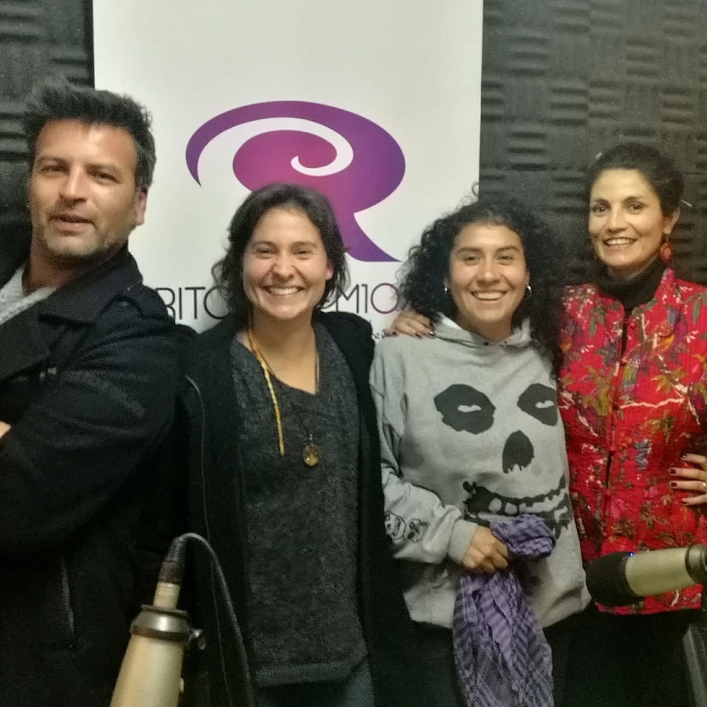 te invito a escuchar aquí!