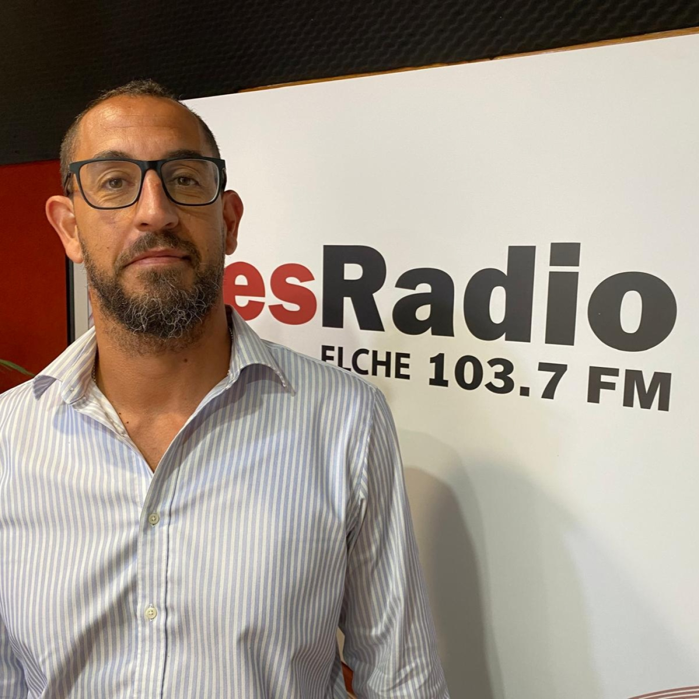 "No es bueno para España reducir la jornada laboral cuando el sector servicios ha perdido competitividad". episode artwork