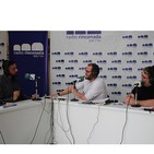 Antonio Pereira visita el stand de Radio Rinconada durante la Feria del Libro