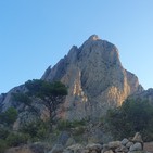 13.- Mochileros alicantinos en el Puig Campana (desde Finestrat).