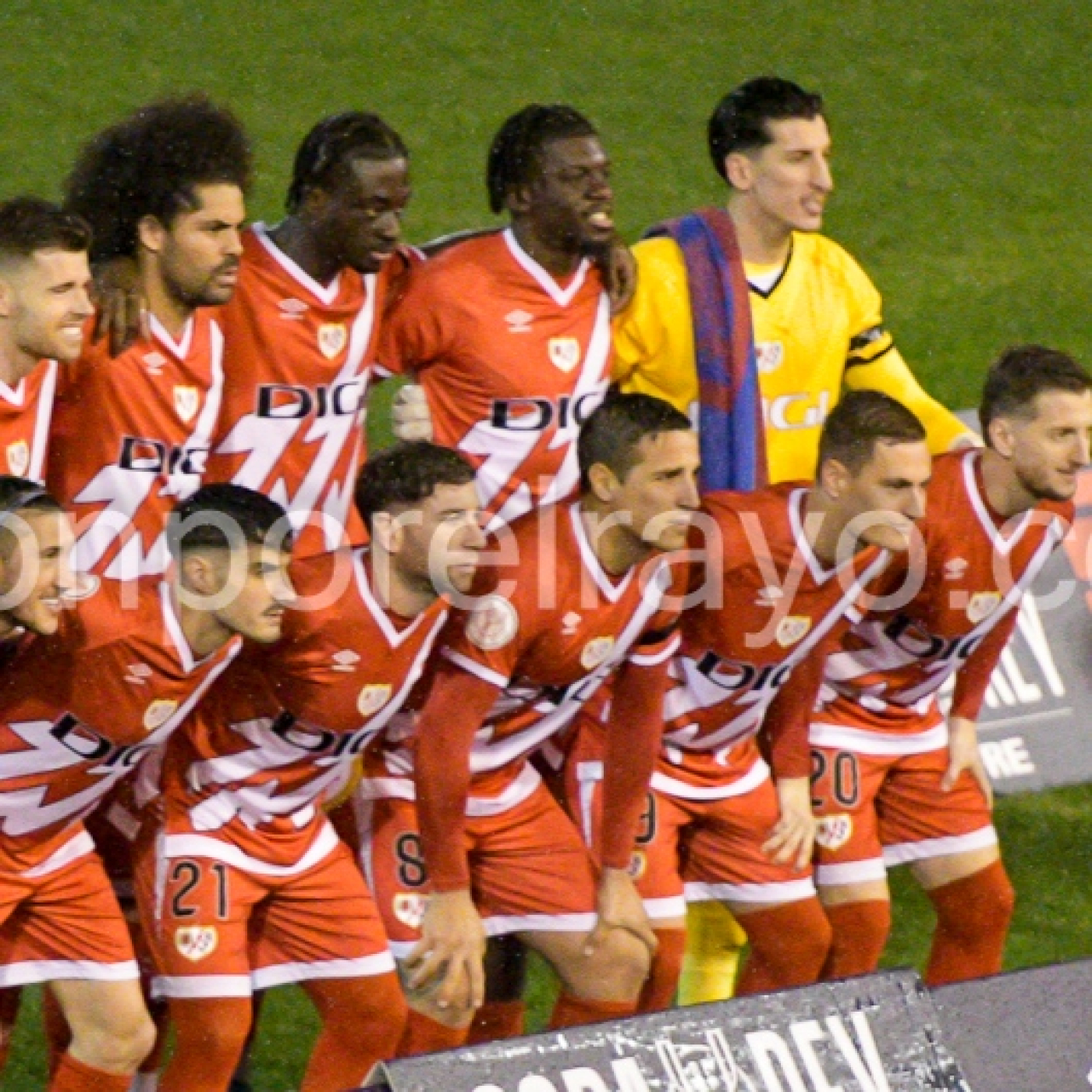 Racing de Ferrol 1-3 Rayo Vallecano. El pase a octavos pasado por agua episode artwork