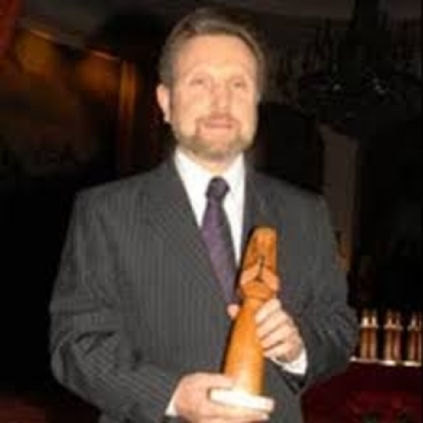 Nota a Luis Beresosky, ex locutor de afamado programa Noche y día de Cadena 3 (Córdoba)
