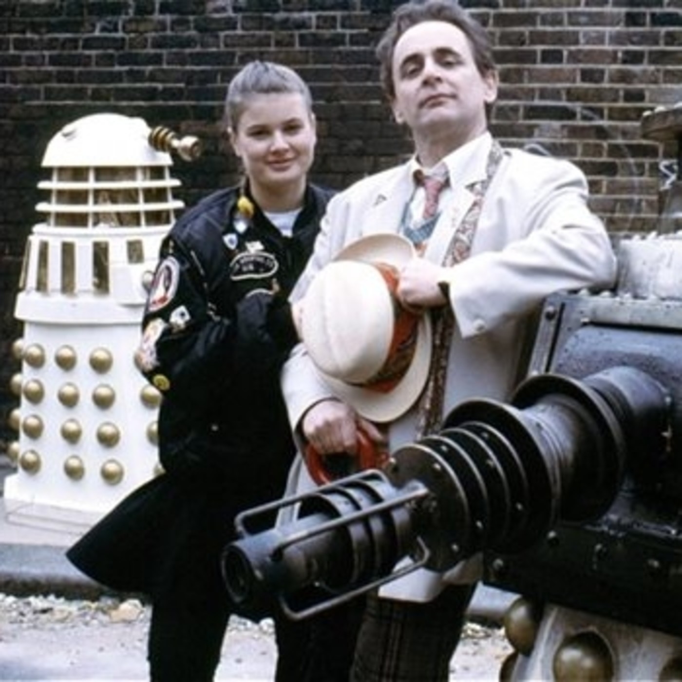 Doctor Who: La Mano de Omega (@mano_omega)