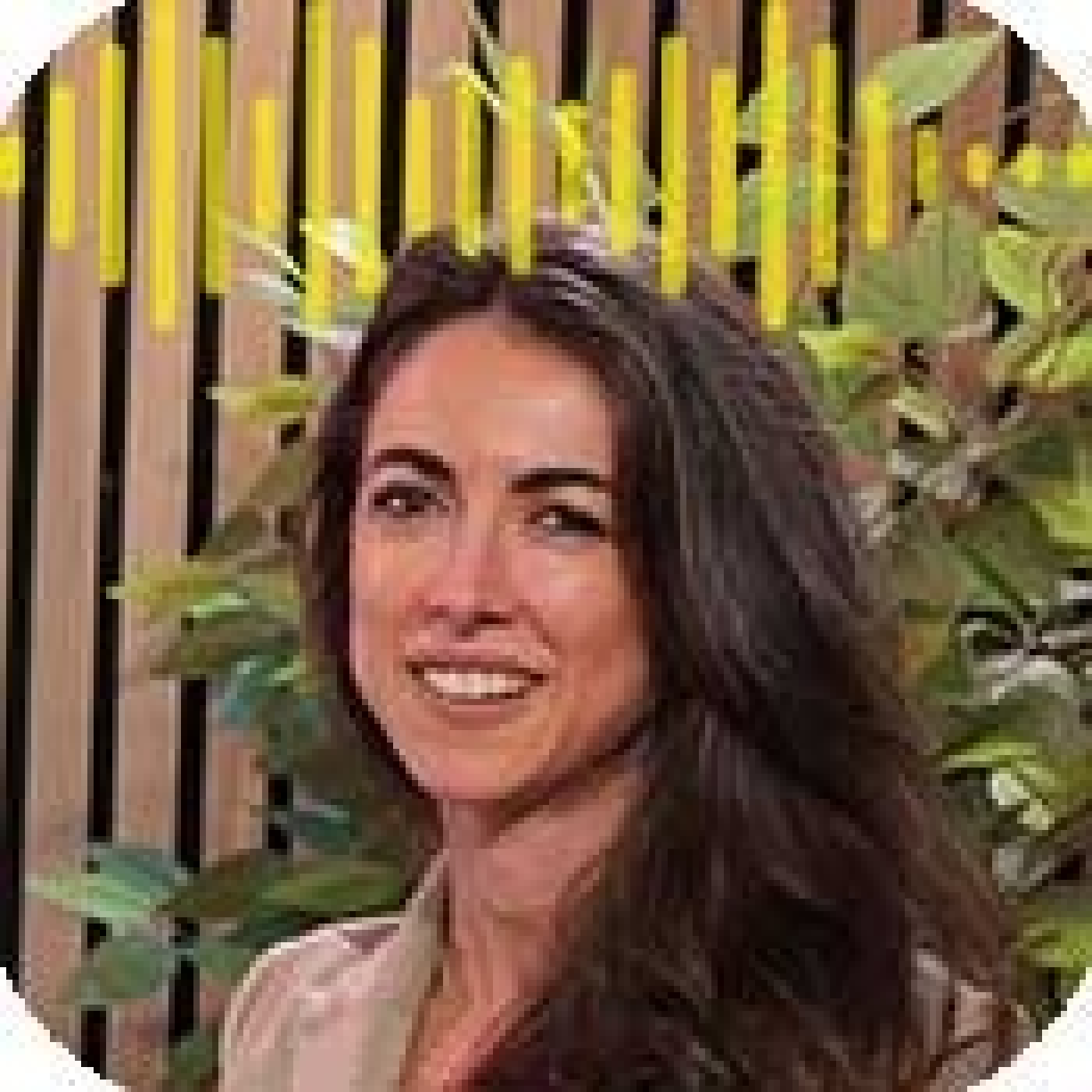 40- ️✨ Entrevista a @Esmeralda__GL sobre educación financiera: ahorro e inversión