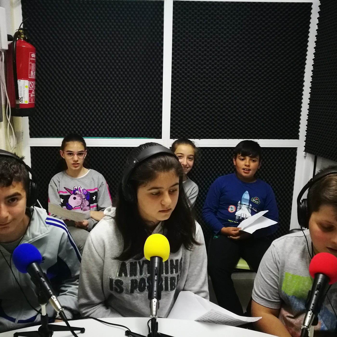 Abriendo las ventanas del cole