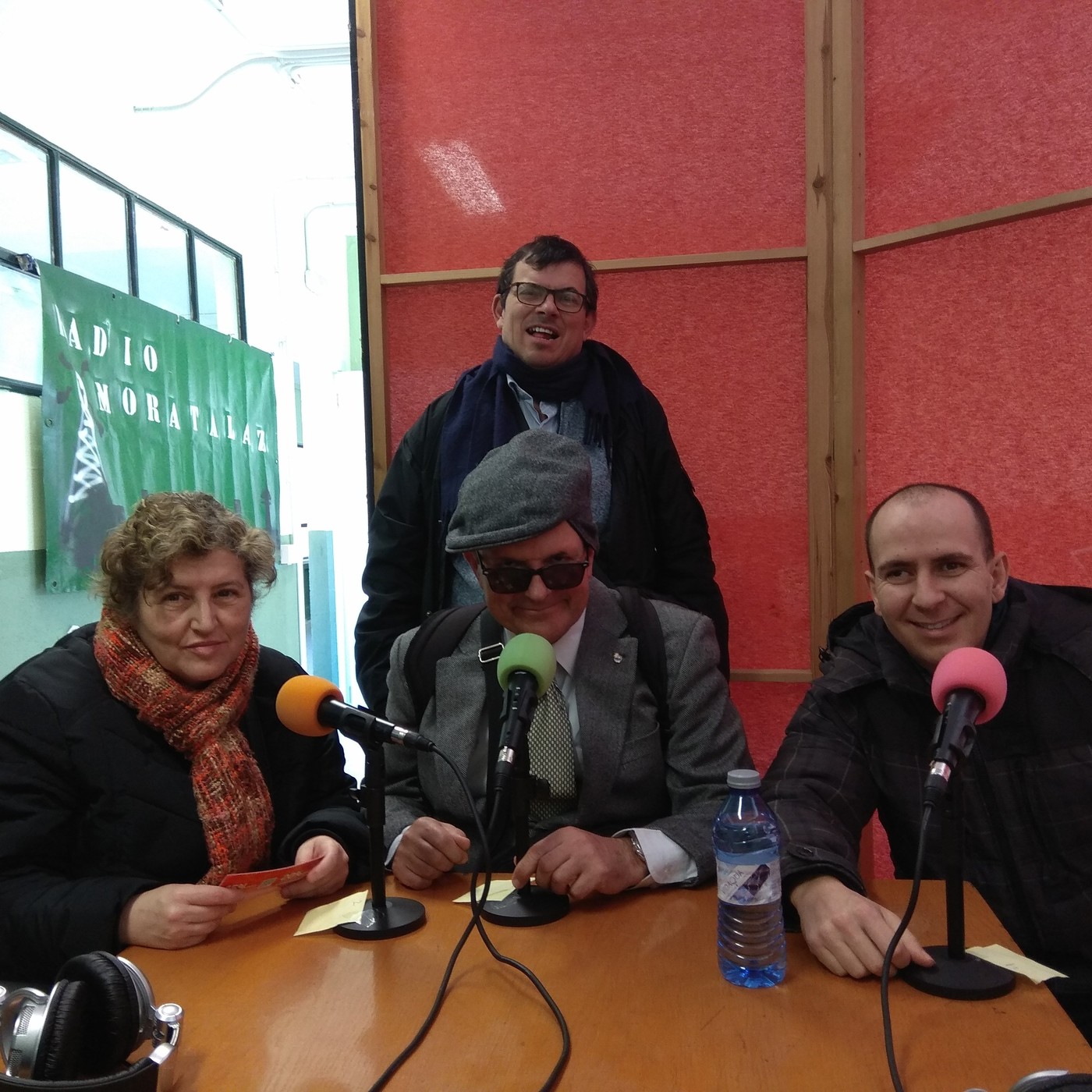 Voces en la radio